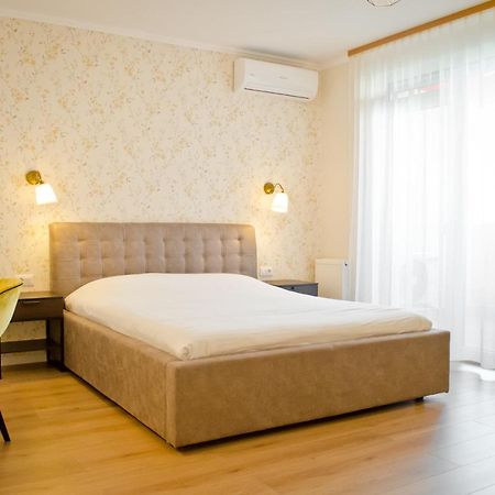 Ferienwohnung Amber Studio Oradea Exterior foto