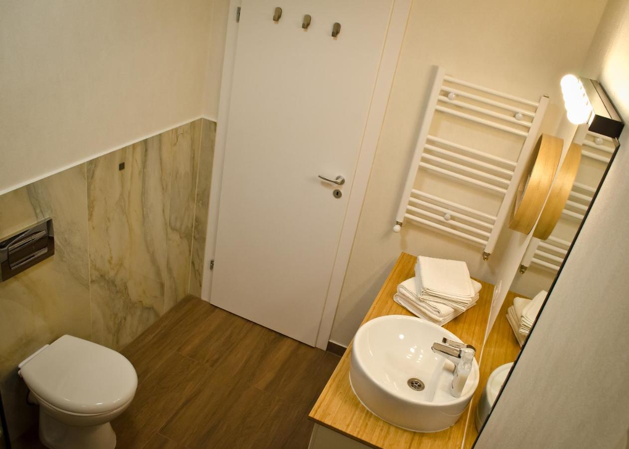 Ferienwohnung Amber Studio Oradea Exterior foto